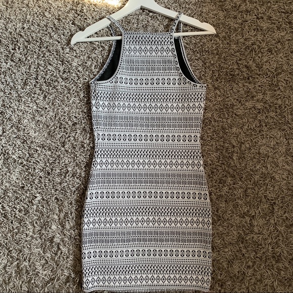 Garage Patterned Dress - Picture 3 of 5